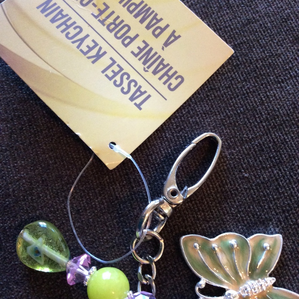 Silver vegan purse tassel with butterfly charm - Picture 4 of 7